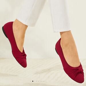 Vivaia Ruby Red Bibi Almond-Toe Knotted Flats Adorable Knot Style Size 38/7-7.5